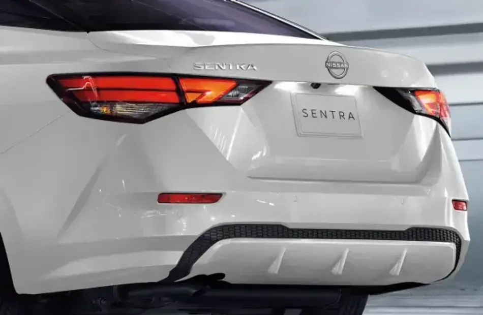 Traseira do Nissan Sentra 2026